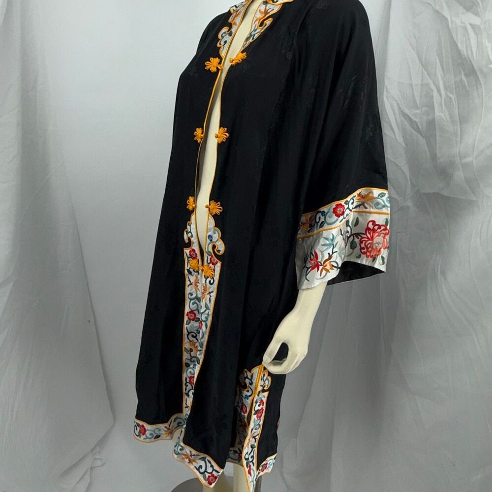 Vintage Jade Lantern Black Silk Embroidered Chinese Robe Duster Coat Floral Trim - Picture 6 of 16